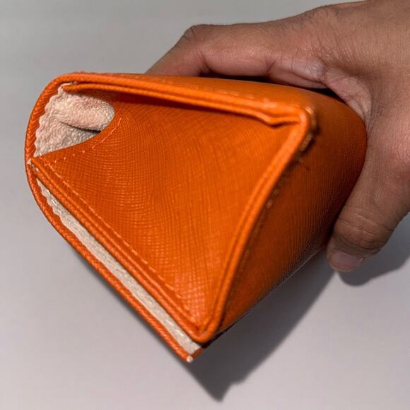 Tory Burch Saffiano Sunglasses Case Color is Orange Gold Hardware Scratch Free - Picture 8 of 8